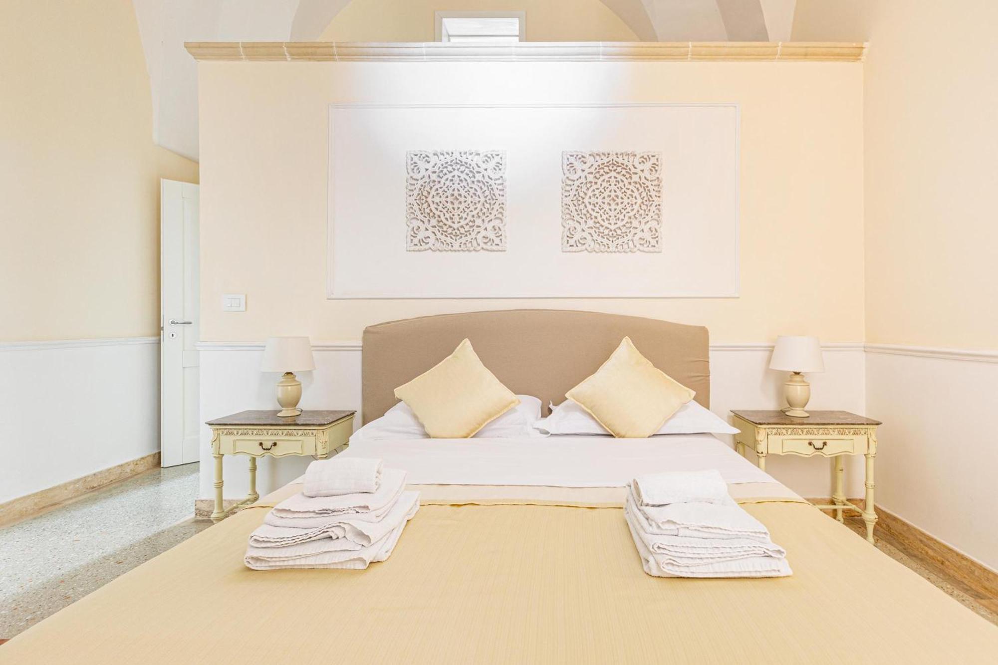 Dimora Le Tre Muse Guesthouse Lecce Exterior foto